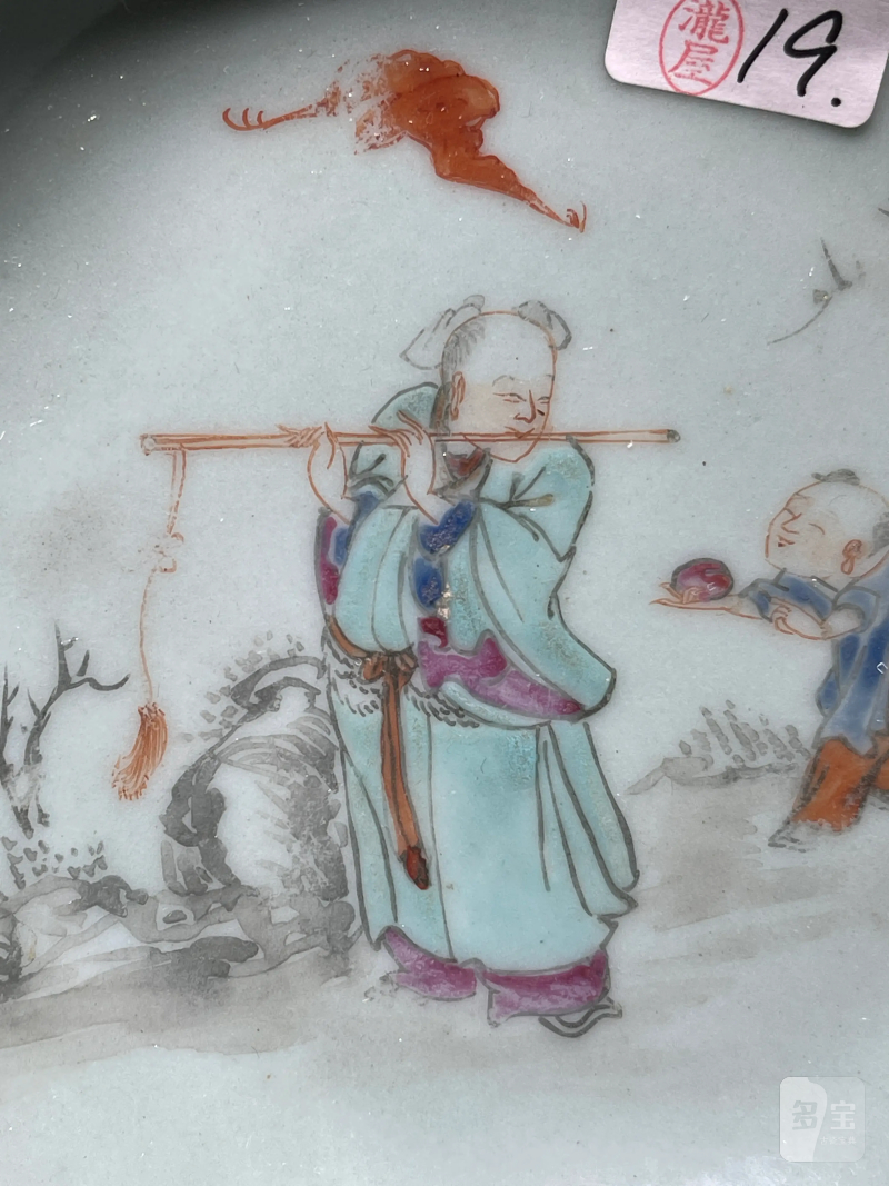 清乾隆 青釉粉彩神仙人物盘一对 - 图14